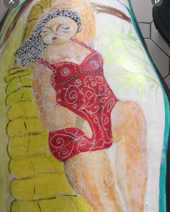 Dos de la vache en carton peinture acrylique/ exposée et vendue aux enchères présidées par le ROTARY CLUB au Musée KREOLWEST INDIES Pointe des Châteaux /Saint François Guadeloupe … cette œuvre a été vendue et ne paraît plus au Musée.